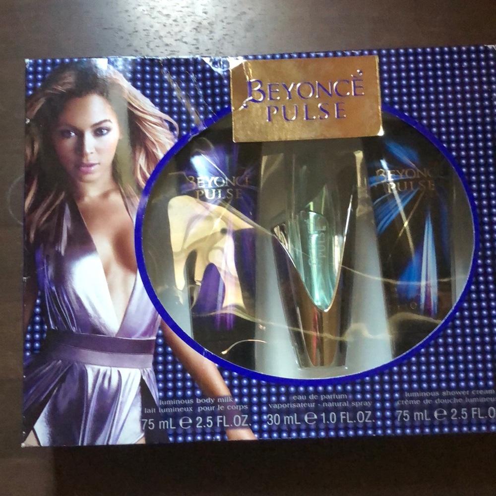 NWT Beyoncé Pulse set